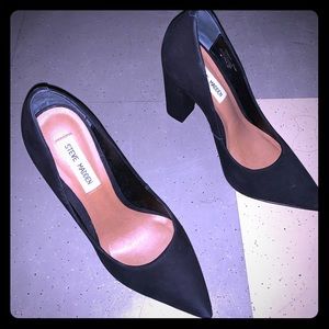 Steve Madden Black Suede Pumps